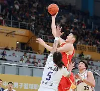 欧宝体育网址-今晚CBA常规赛传出新动向，瓦伦西亚回应争议，管理层表态——引发热议，更衣室氛围转暖