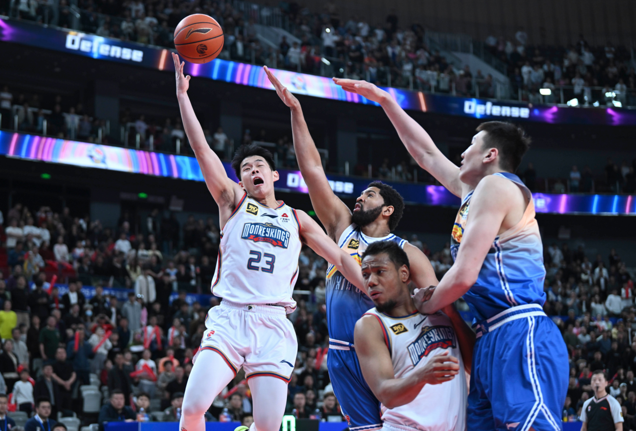 欧宝体育网址-CBA常规赛今晨再迎强敌，纽约尼克斯再遭质疑，主帅态度：目标明确，球队文化再被提及