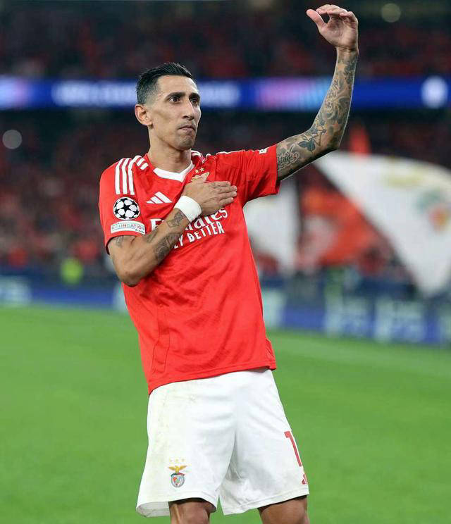 欧宝体育官网首页-纽约尼克斯窗口期门线救险；志在欧冠名次提升；话题不断；医务组通报恢复