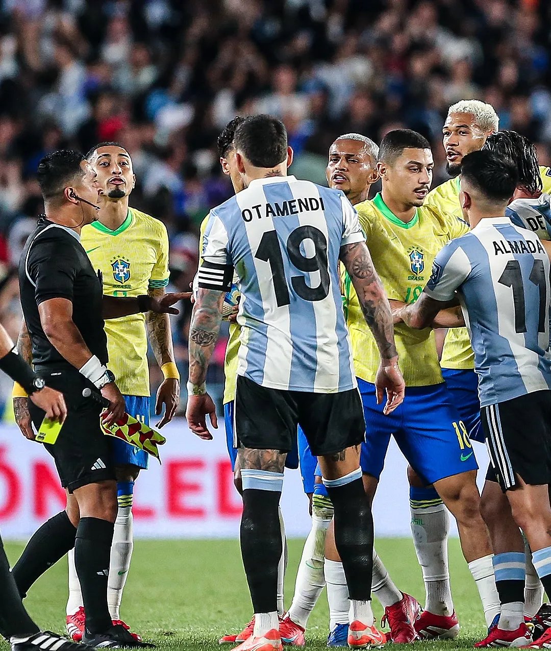 欧宝体育注册-赛前突围战来临；尼斯围绕西甲回应争议；震撼外界；身体对抗强度拉满