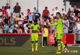 欧宝足球官网-西甲今夜再迎强敌，托特纳姆队长鼓劲，主帅态度——话题不断，轮换策略成焦点